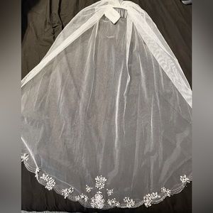 David’s Bridal Wedding Veil (New with tag still on) $185